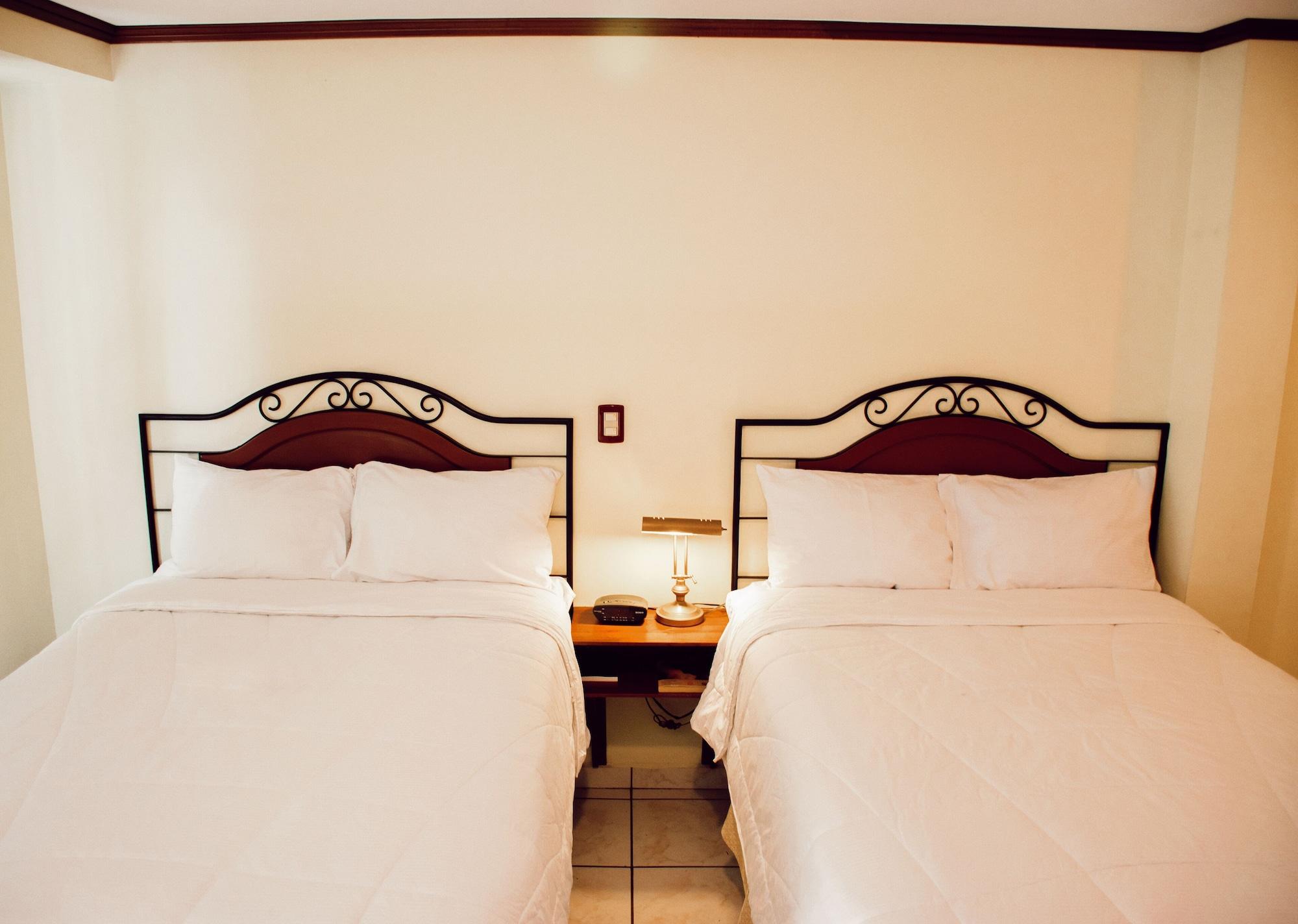 Hotel Gardenia Inn ซานซัลวาดอร์ ภายนอก รูปภาพ