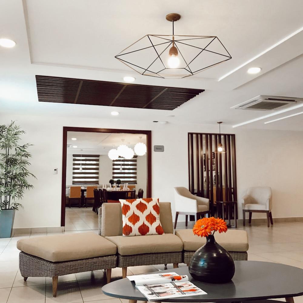Hotel Gardenia Inn ซานซัลวาดอร์ ภายนอก รูปภาพ