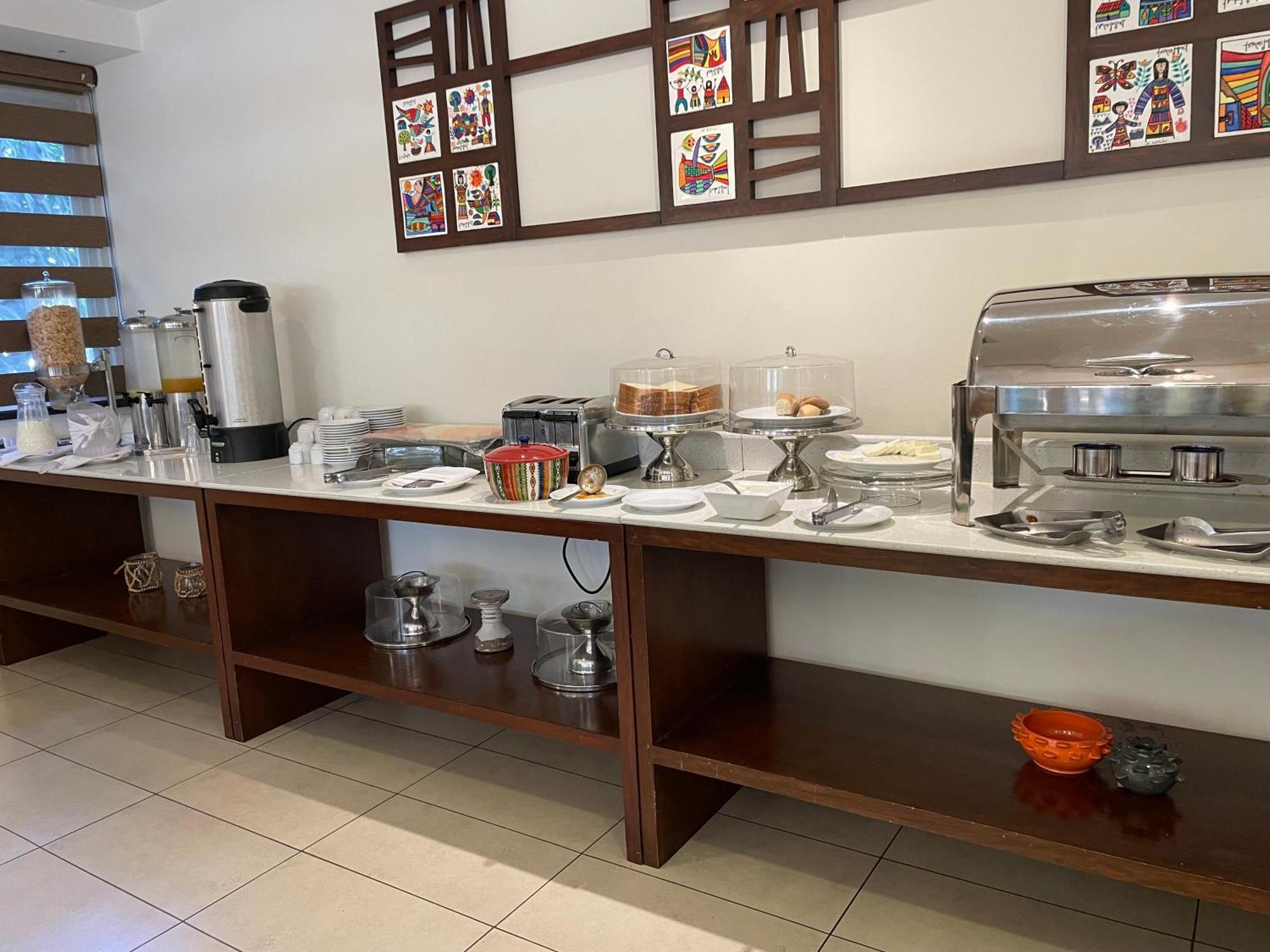 Hotel Gardenia Inn ซานซัลวาดอร์ ภายนอก รูปภาพ