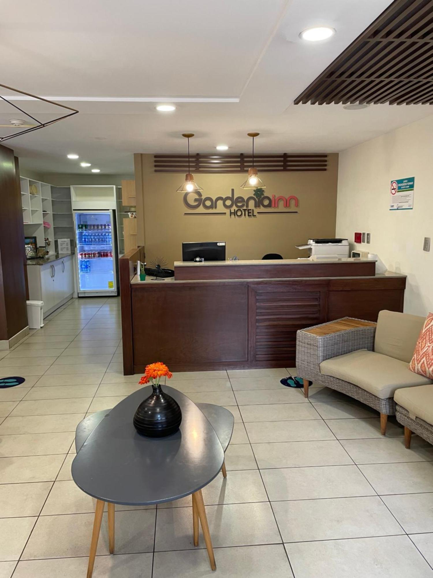 Hotel Gardenia Inn ซานซัลวาดอร์ ภายนอก รูปภาพ