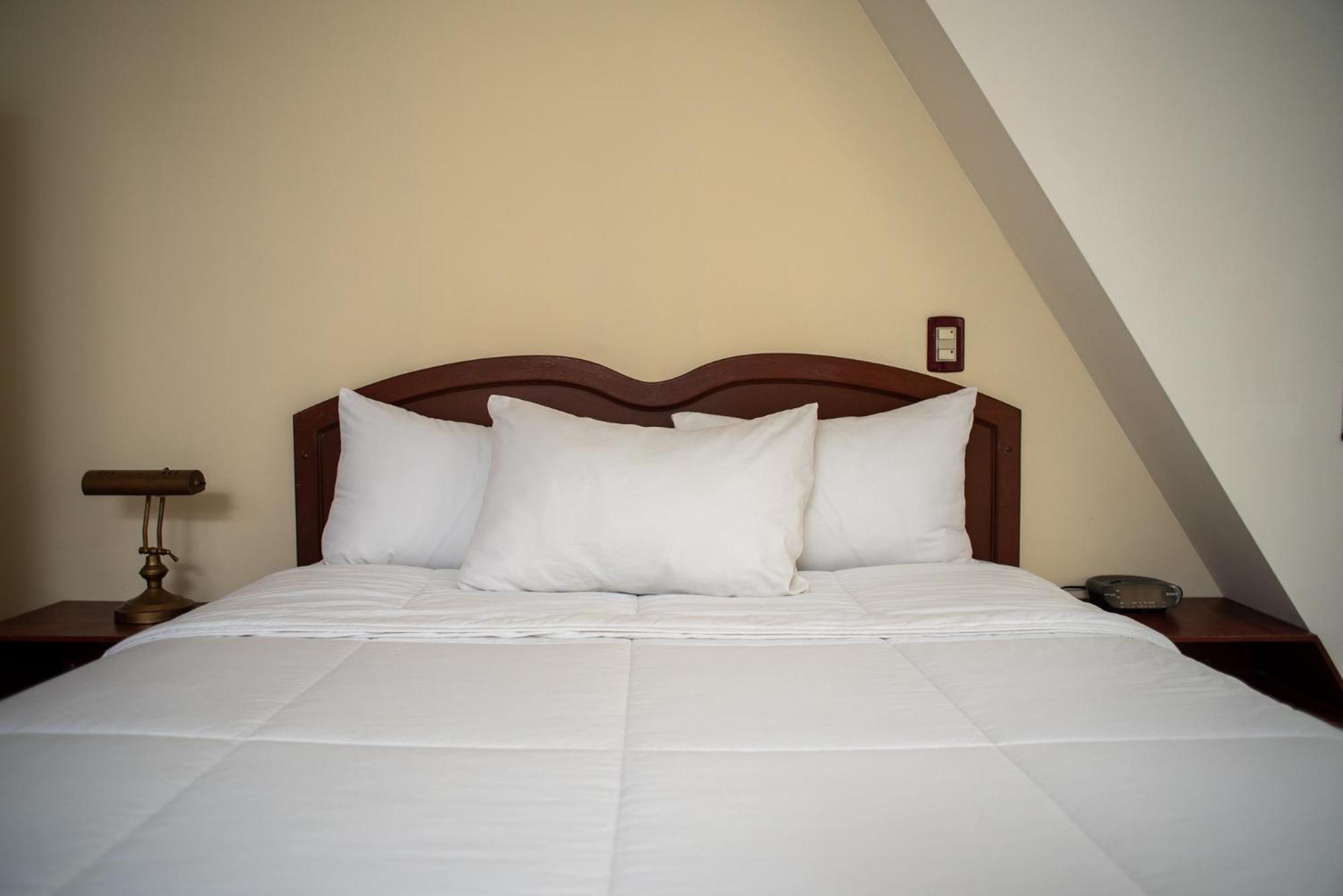 Hotel Gardenia Inn ซานซัลวาดอร์ ภายนอก รูปภาพ