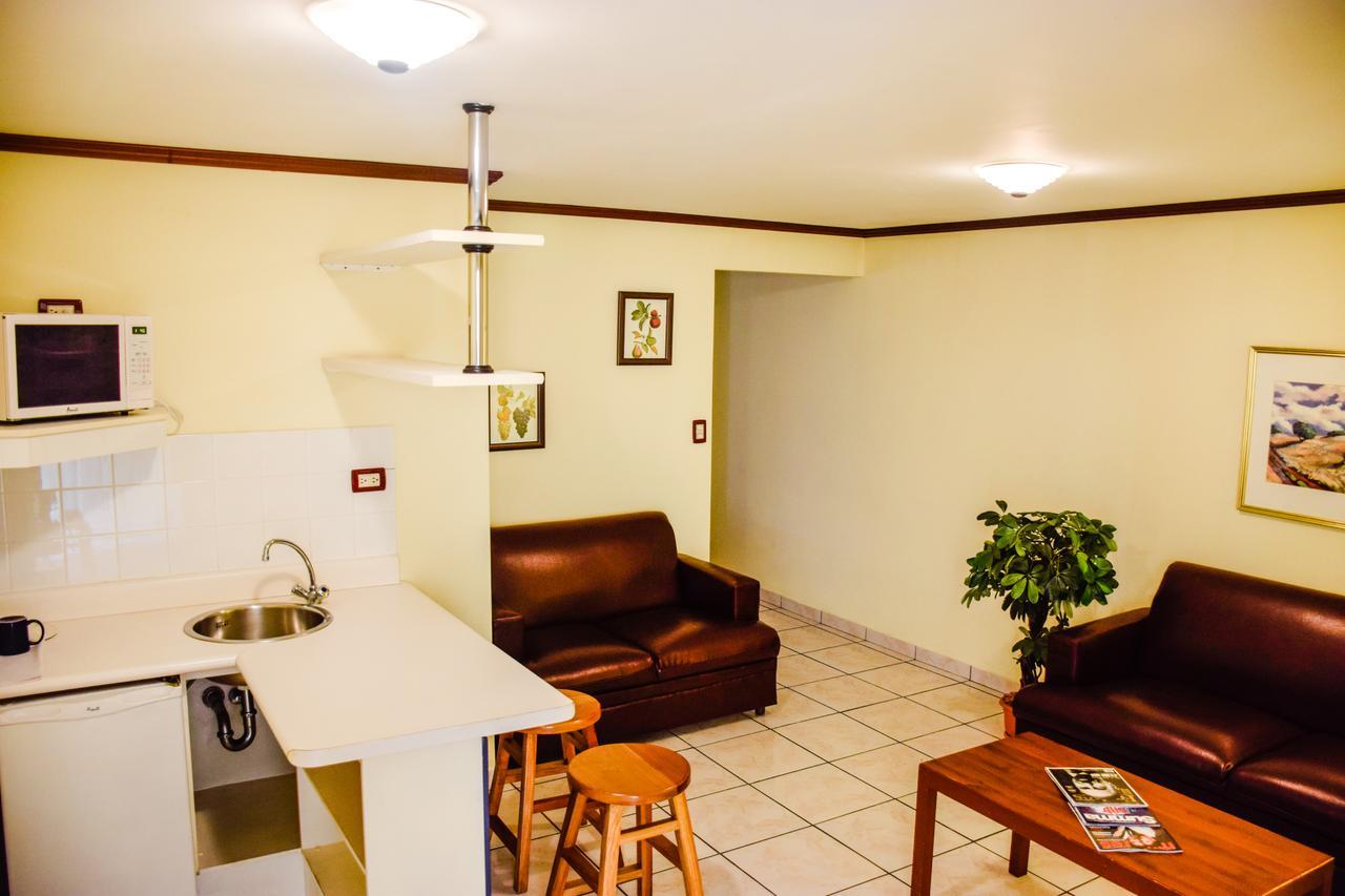 Hotel Gardenia Inn ซานซัลวาดอร์ ภายนอก รูปภาพ