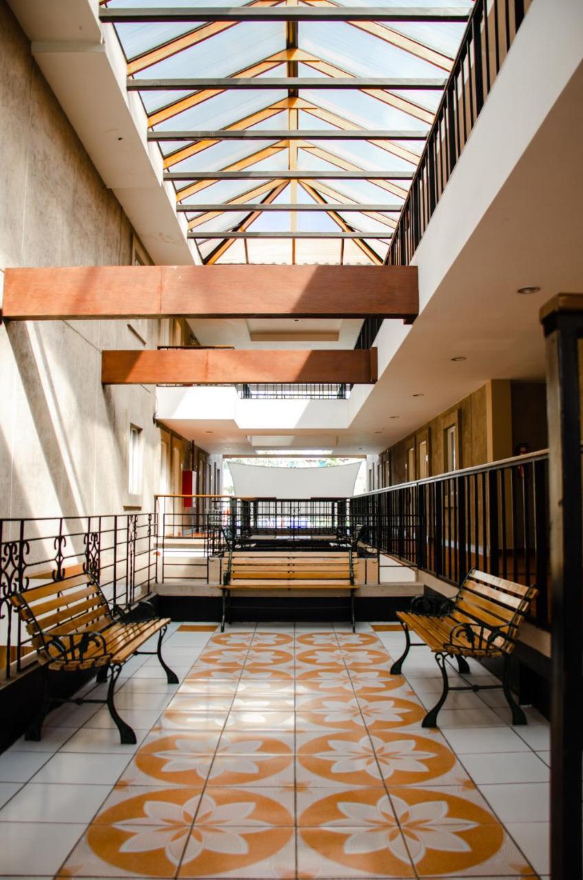Hotel Gardenia Inn ซานซัลวาดอร์ ภายนอก รูปภาพ